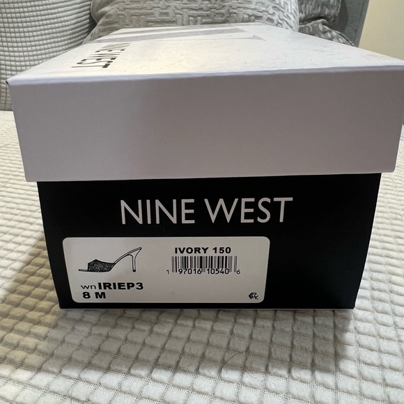 Nine West white satin slide heels - Picture 3 of 3